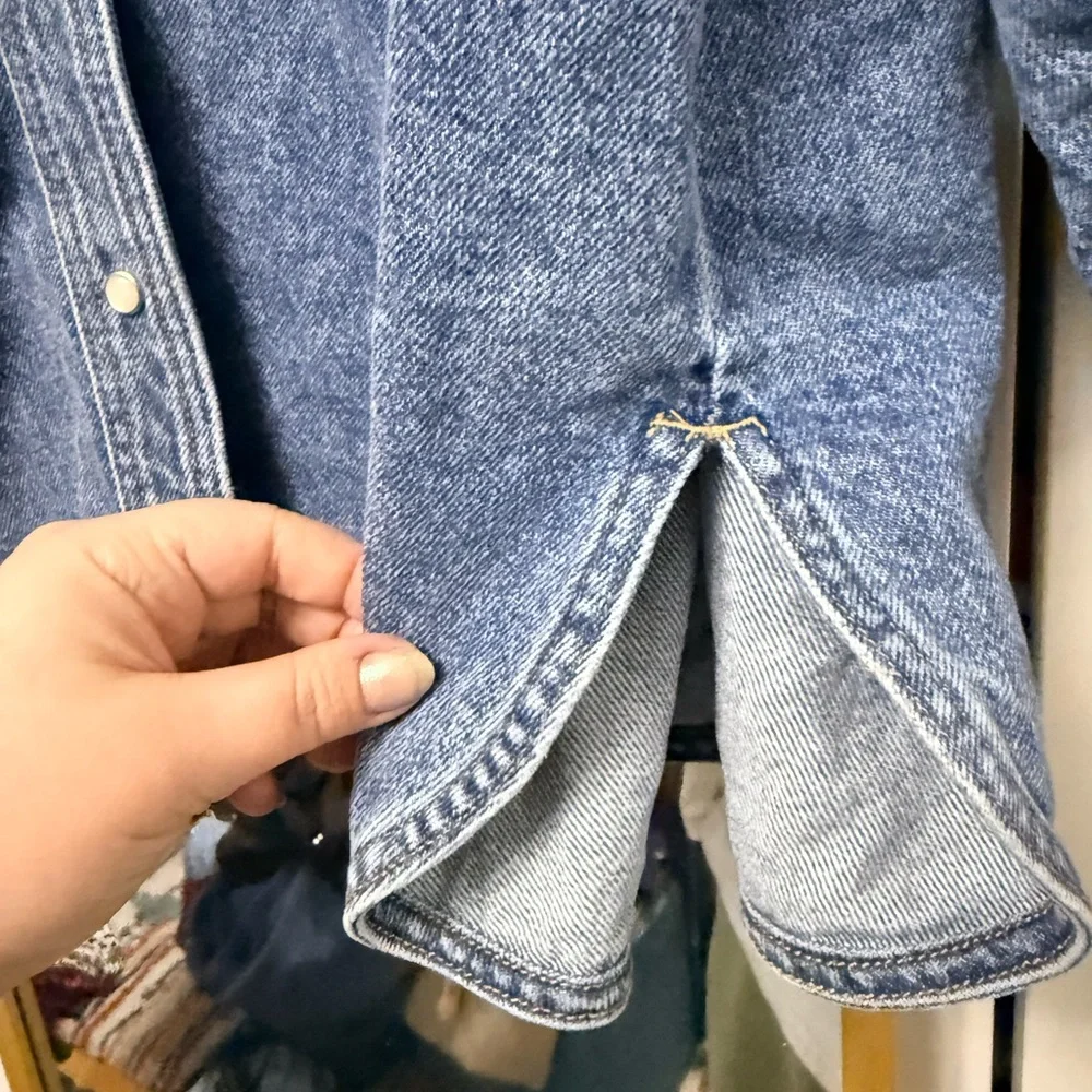 H&M Blue Denim Button-Down Shirt - Picture 5 of 6